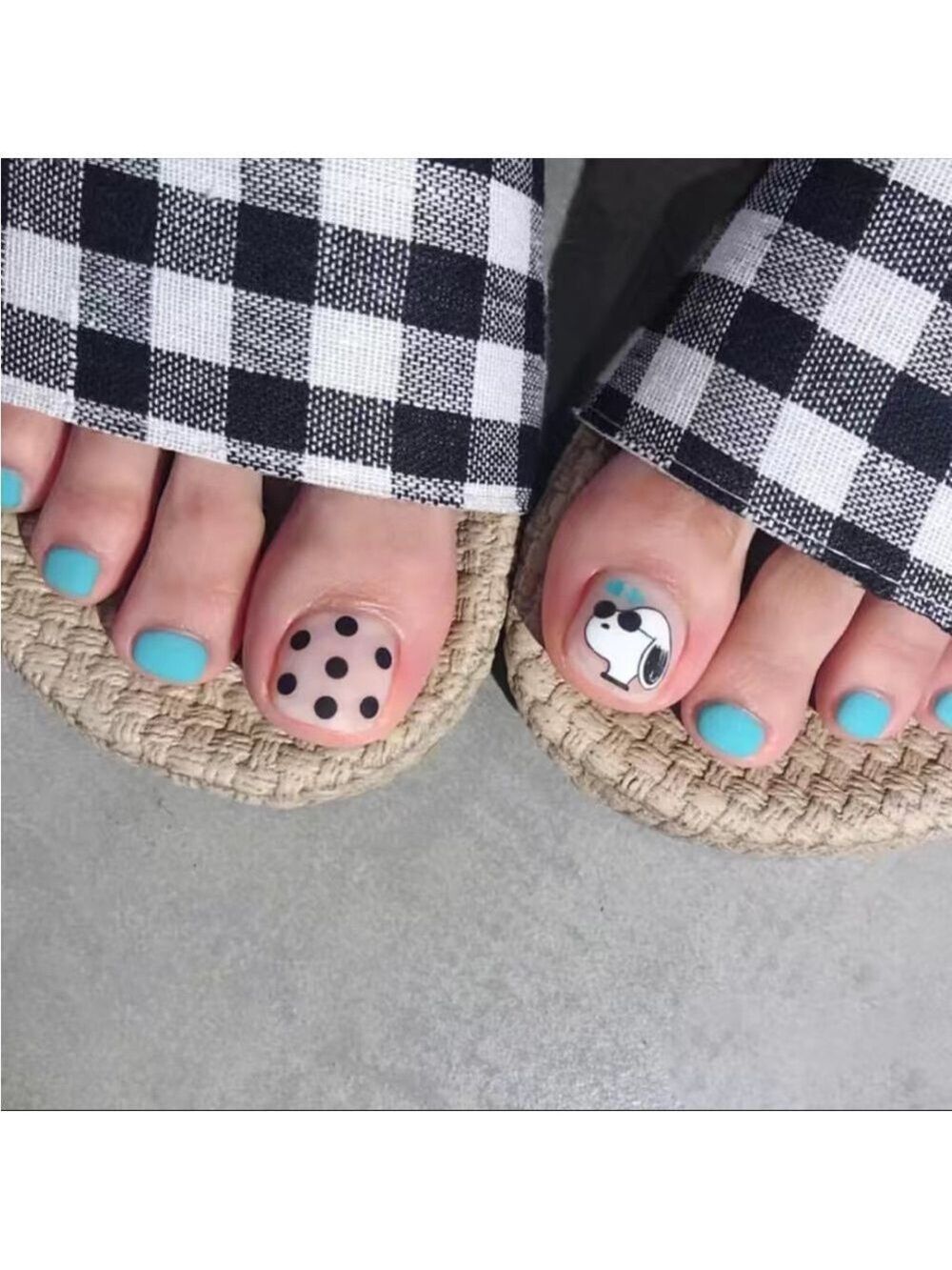 Snoopy Cool toenails - Nail Junkie - full artificial nail set